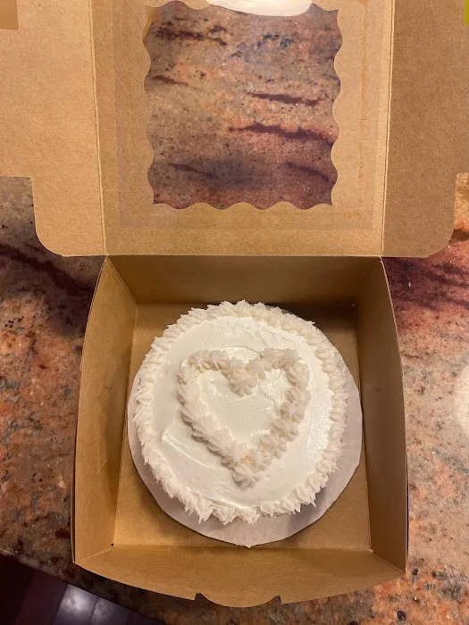 Curly Tail Cakes | Dog Bakery Picture 5