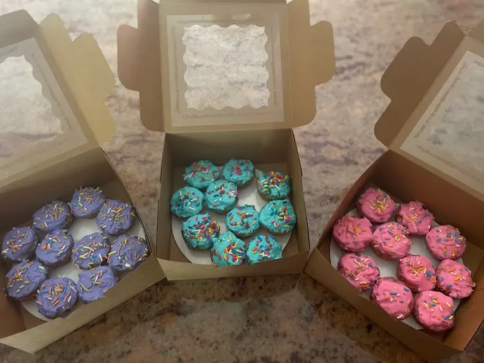 Curly Tail Cakes | Dog Bakery Picture 6