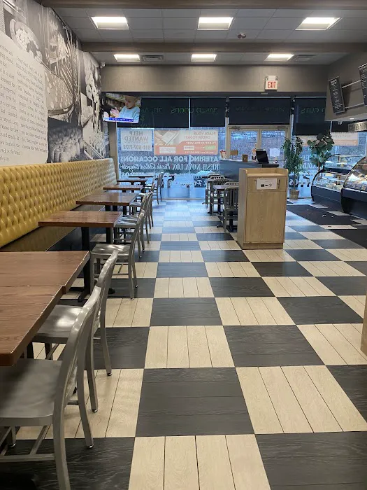 Long Island Bagel Cafe Picture 9