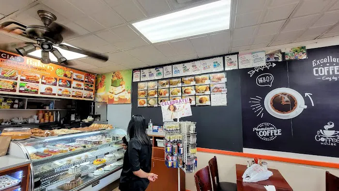 Alicia's Bakery Picture 2