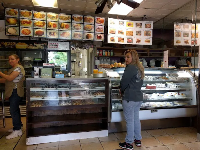 Alicia's Bakery Picture 6