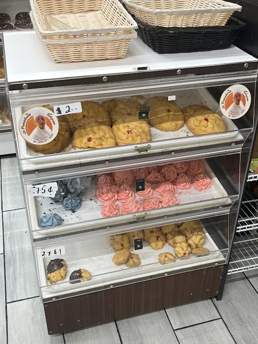 La Panadería Totopan Picture 9