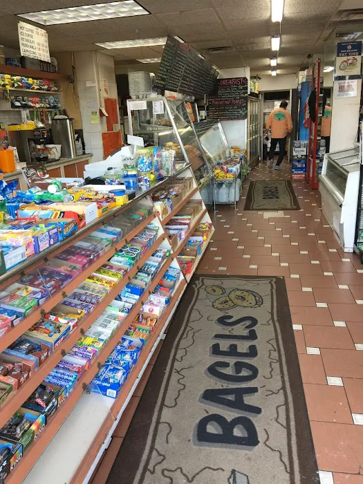 7 Bagels & Deli Picture 5