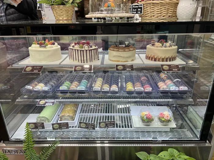 GATEAUX Bakery Picture 7