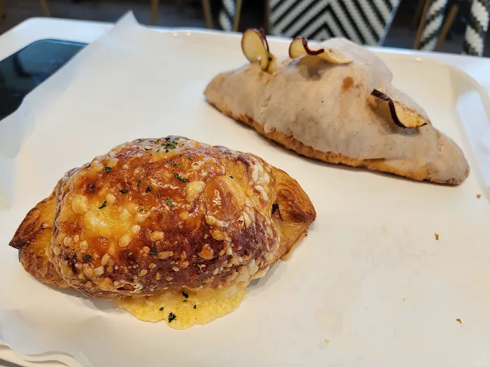 Paris Baguette Picture 1