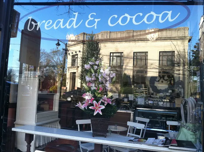 Bread & Cocoa Picture 3