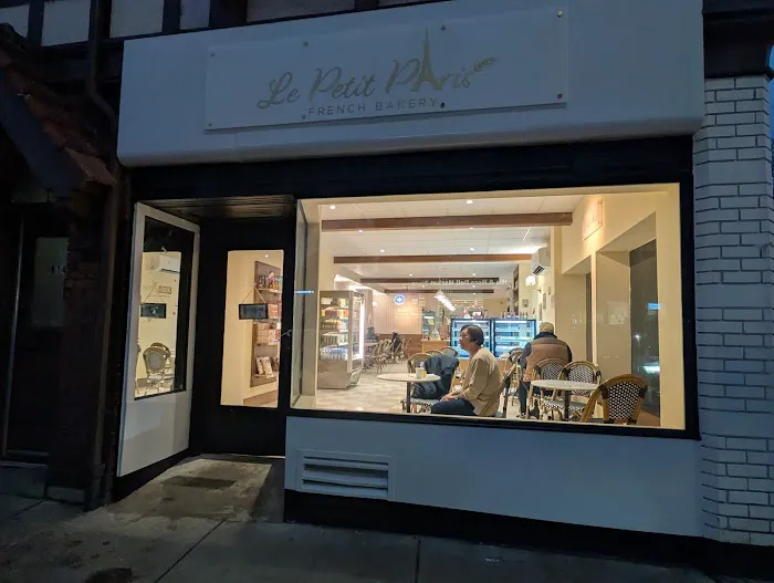 Le Petit Paris Picture 1