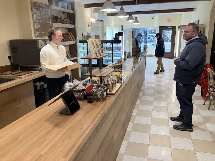 Le Petit Paris Picture 3