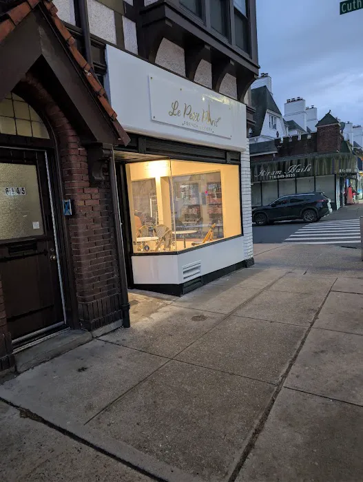 Le Petit Paris Picture 9