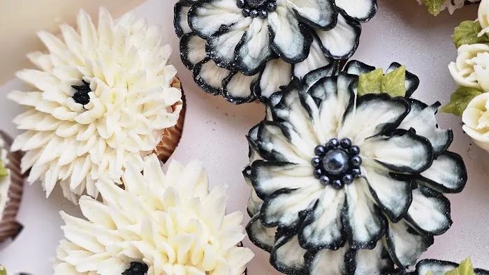 jglow's sweets Picture 4