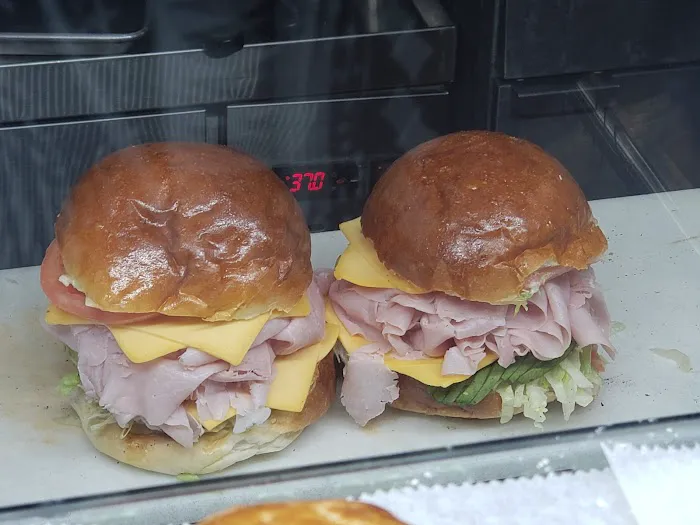 Mimi & Coco Picture 5