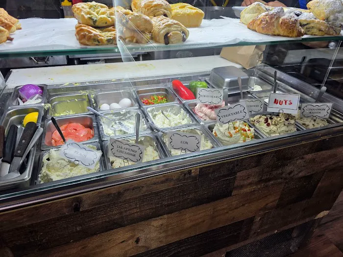 Mimi & Coco Picture 9