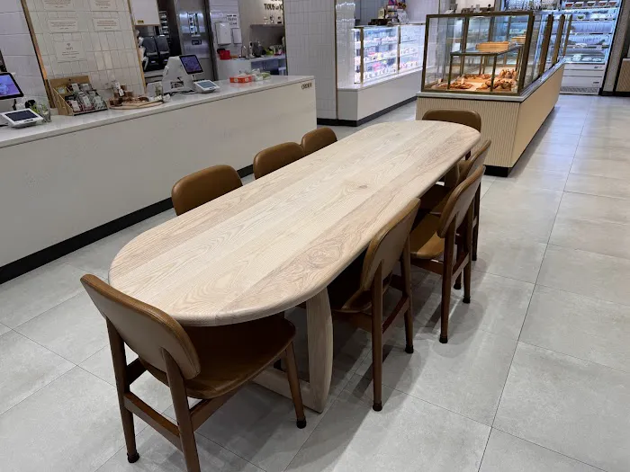 Tous les Jours Bakery Cafe Picture 1