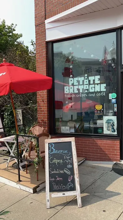 Petite Bretagne of Mamaroneck Picture 10
