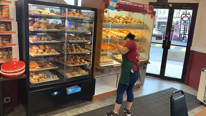 Panaderia y Cafe La Chapincita Picture 3