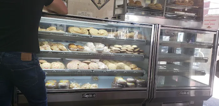 Girasol Bakery Picture 6