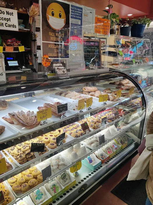 El Cafetal Bakery Picture 6