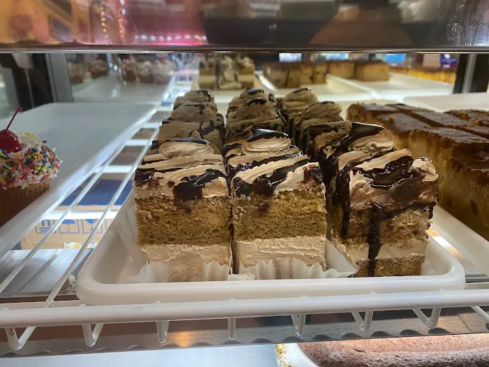 El Cafetal Bakery Picture 2