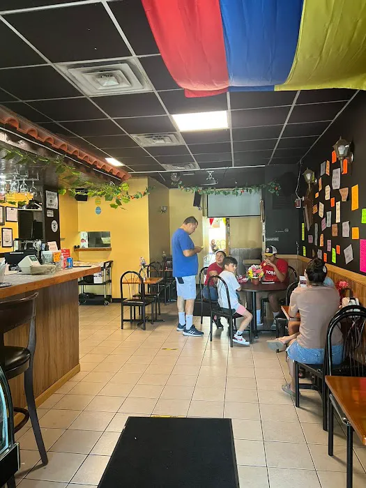 Tajadas Bakery & Restaurant Picture 10