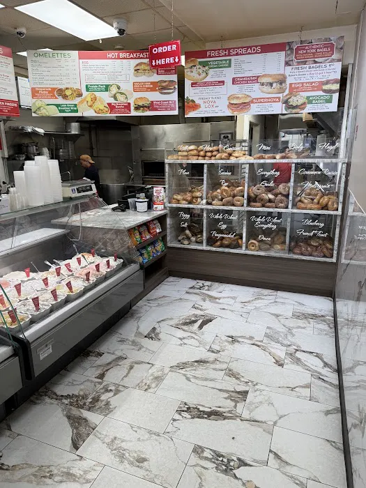 Celebrity Hot Bagels & Deli Picture 3
