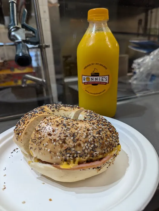 Ronnie's Hot Bagels Hillsdale Picture 7