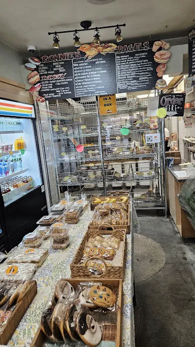 Ronnie's Hot Bagels Hillsdale Picture 1