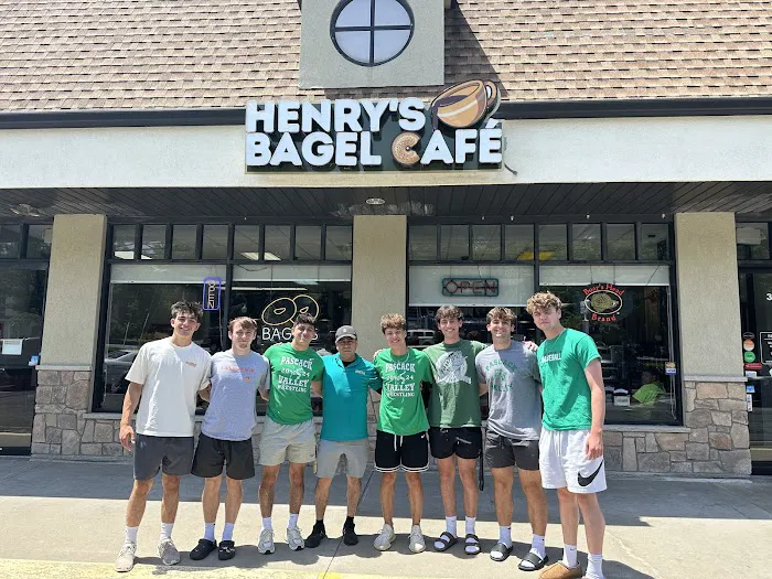 Henry's Bagel Cafe Picture 10