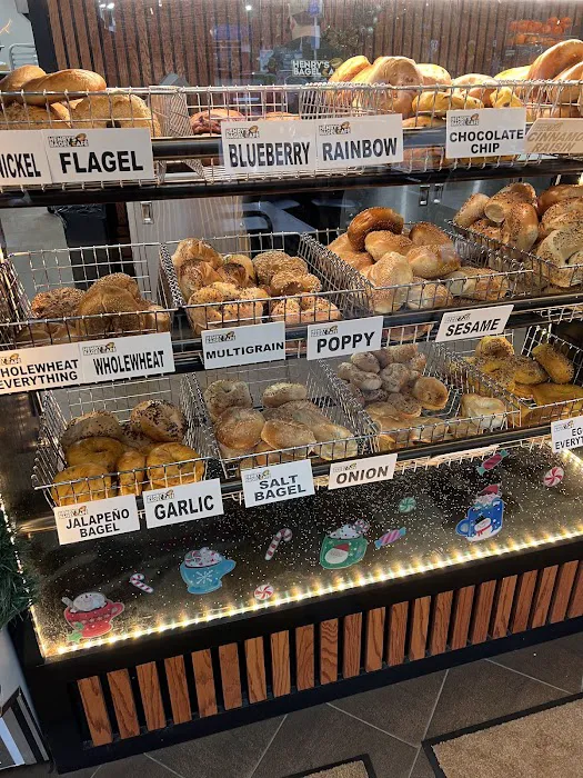 Henry's Bagel Cafe Picture 7