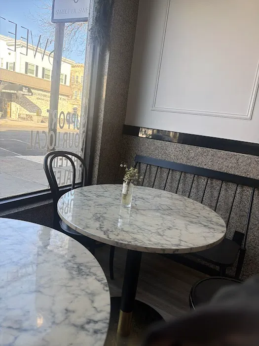 Sweet Lil Sweets Cafe Picture 4