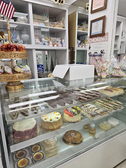 Lucy By Marina Bakery Picture 8