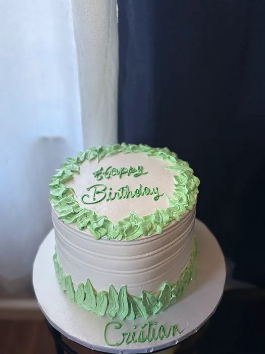 Desire's Dominican Cakes Picture 4