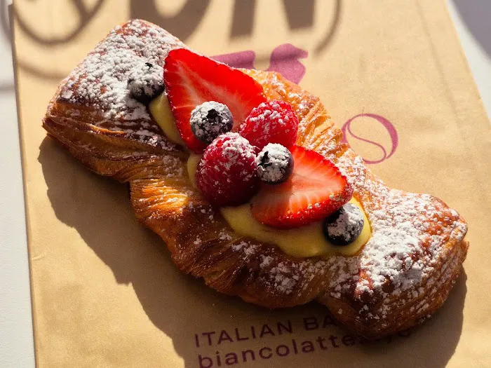 Bianco Latte Bakery & Cafe Picture 4