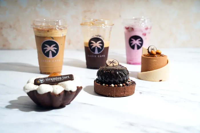 The Oasis Cafe LIC Picture 9