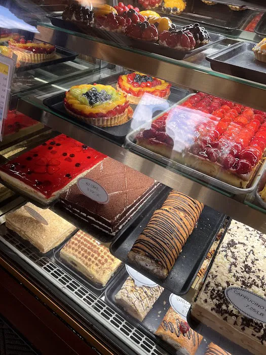 Syrena Bakery Picture 9