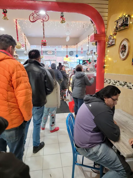 Calibella Bakery & Piqueteadero Picture 6