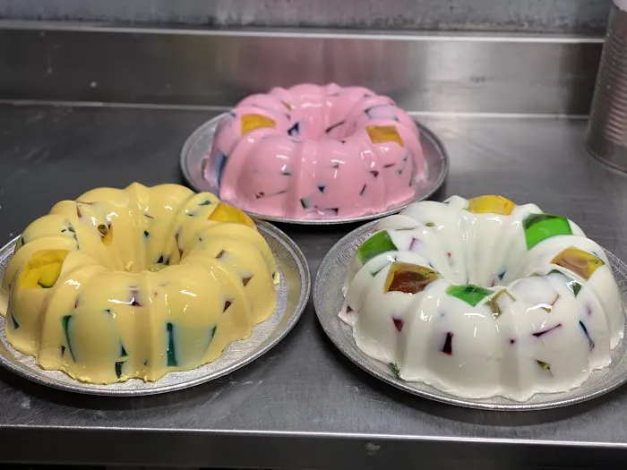 Armandos Grocery & Bakery Picture 3