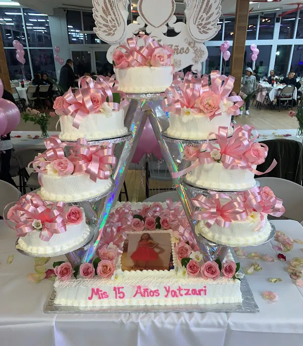 Armandos Grocery & Bakery Picture 10