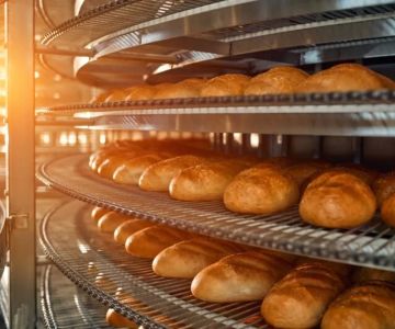 The Difference Between Artisan Bakeries and Commercial Bread Shops