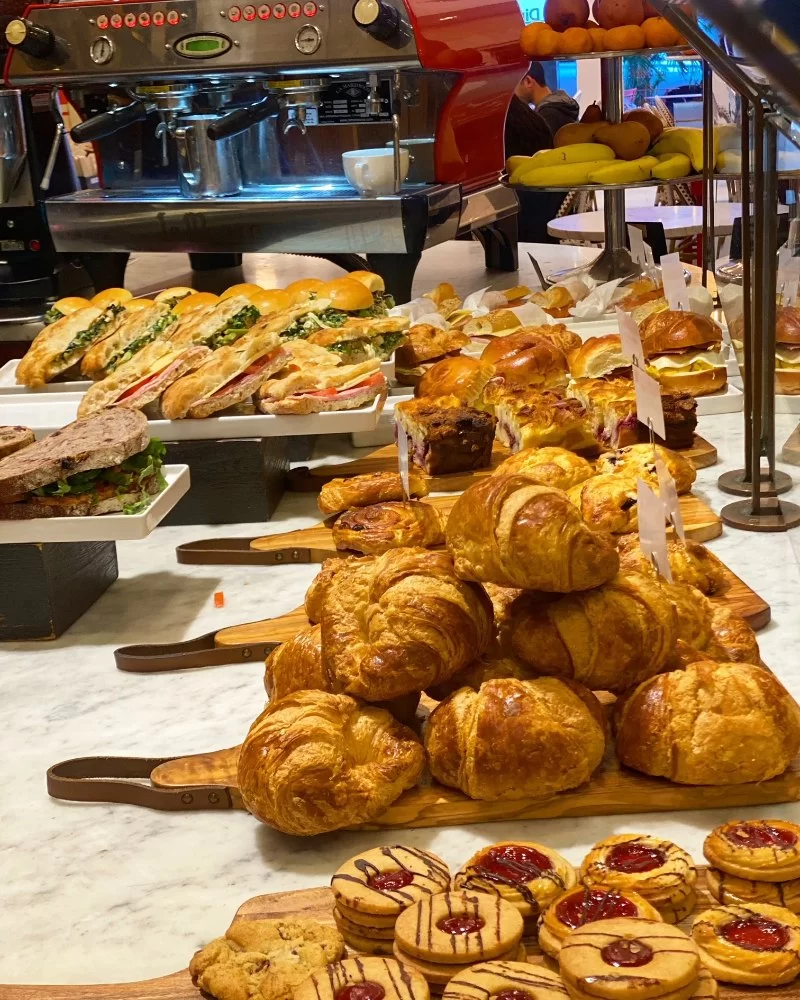 Where to Find Authentic Italian Bakeries in New York with Fresh Bread – Top Recommendations