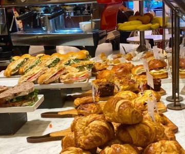 Where to Find Authentic Italian Bakeries in New York with Fresh Bread – Top Recommendations